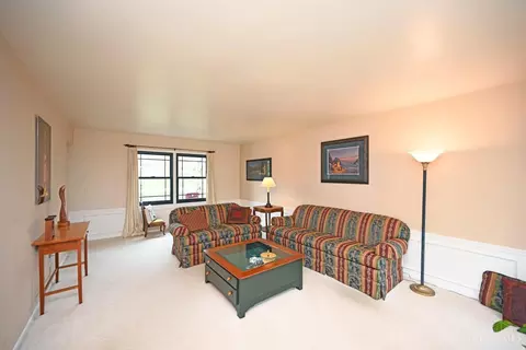 Living - 9507 Southgate Dr, Blue Ash, OH 45241 photo 2 of 6