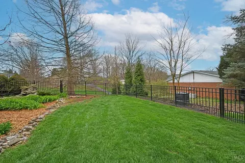 Exterior - 9507 Southgate Dr, Blue Ash, OH 45241 photo 9 of 11