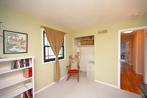 Bedroom - 9507 Southgate Dr, Blue Ash, OH 45241 photo 4 of 8