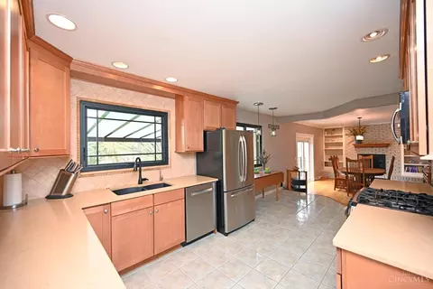 Kitchen - 9507 Southgate Dr, Blue Ash, OH 45241 photo 1 of 5