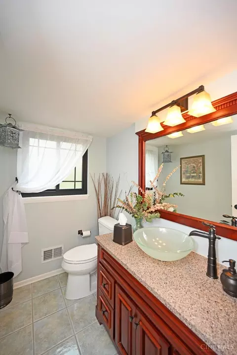 Bath - 9507 Southgate Dr, Blue Ash, OH 45241 photo 1 of 5