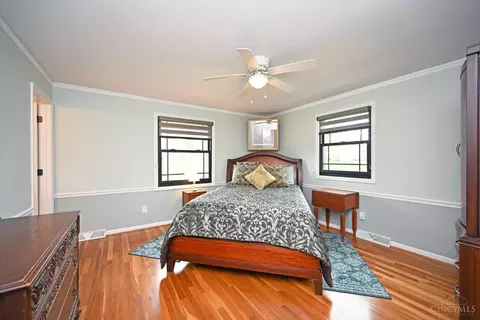 Bedroom - 9507 Southgate Dr, Blue Ash, OH 45241 photo 2 of 8