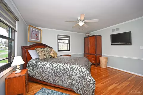Bedroom - 9507 Southgate Dr, Blue Ash, OH 45241 photo 3 of 8