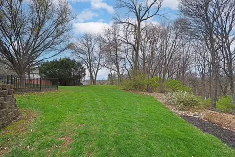 Exterior - 9507 Southgate Dr, Blue Ash, OH 45241 photo 10 of 11