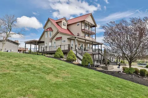 19824 Lakeview Dr, Lawrenceburg, IN 47025