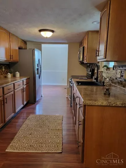 Kitchen - 6009 Hickorytree Ct, Cincinnati, OH 45233 photo 1 of 5