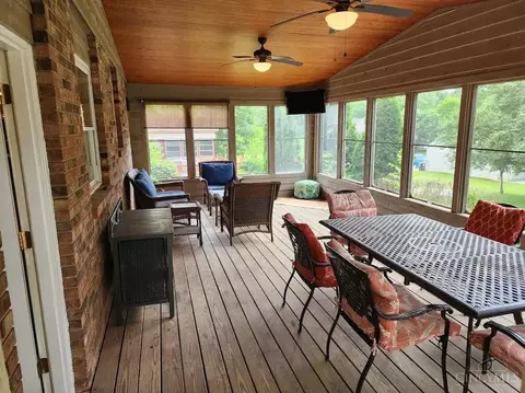 Exterior - 6009 Hickorytree Ct, Cincinnati, OH 45233 photo 2 of 6