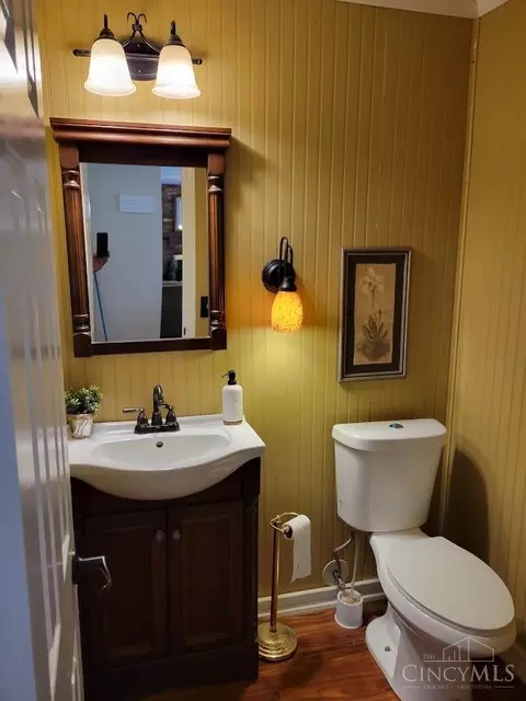 Bath - 6009 Hickorytree Ct, Cincinnati, OH 45233 photo 1 of 6