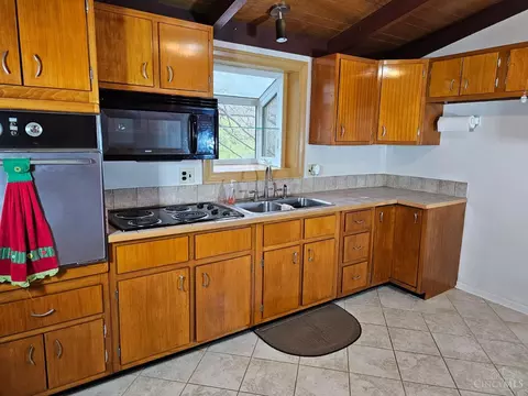 Kitchen - 6301 Rapid Run Rd, Cincinnati, OH 45233 photo 3 of 4