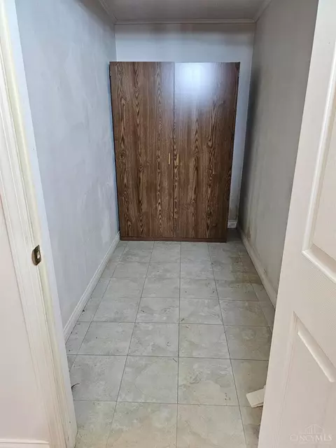 Entry Way - 6301 Rapid Run Rd, Cincinnati, OH 45233 photo 3 of 3