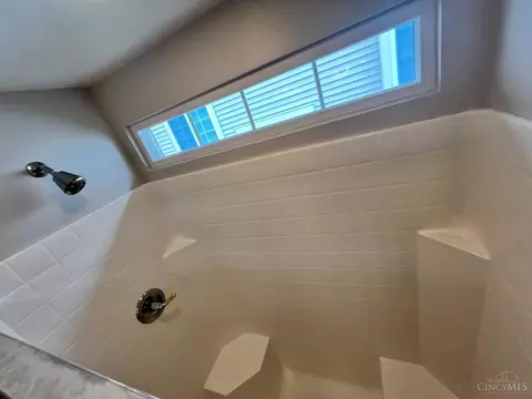 Bath - 3534 Macpherson Pl, Cincinnati, OH 45245 photo 4 of 8