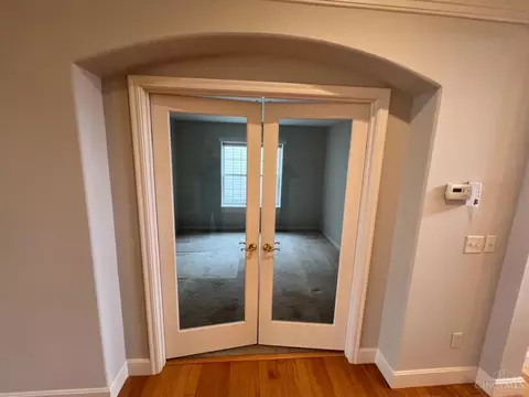 Entry Way - 3534 Macpherson Pl, Cincinnati, OH 45245 photo 3 of 3
