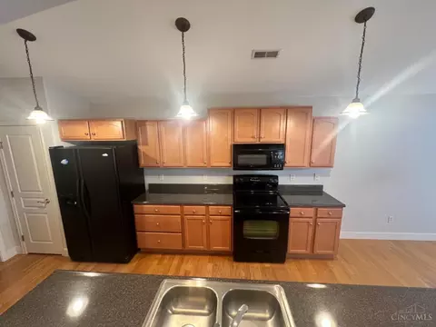 Kitchen - 3534 Macpherson Pl, Cincinnati, OH 45245 photo 4 of 8