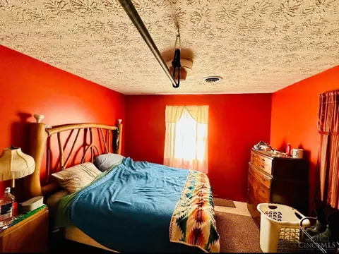 Bedroom - 5850 Berte St, Cincinnati, OH 45230 photo 1 of 1