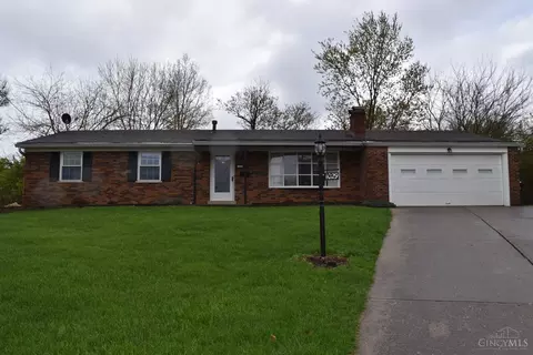 1029 Pinehollow Ln, Cincinnati, OH 45231