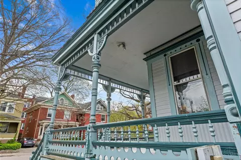 Exterior - 3205 Bishop St, Cincinnati, OH 45220 photo 5 of 19