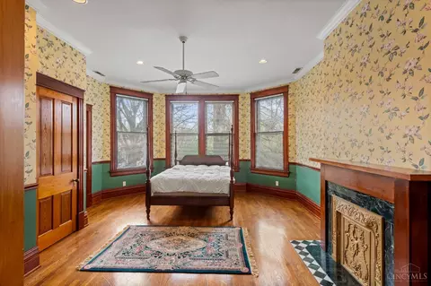 Bedroom - 3205 Bishop St, Cincinnati, OH 45220 photo 4 of 6