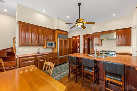 Kitchen - 3205 Bishop St, Cincinnati, OH 45220 photo 5 of 5