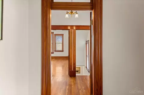 Entry Way - 3205 Bishop St, Cincinnati, OH 45220 photo 8 of 14