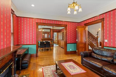 Living - 3205 Bishop St, Cincinnati, OH 45220 photo 1 of 6