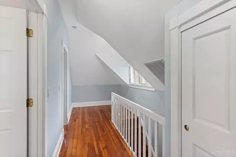 Entry Way - 3205 Bishop St, Cincinnati, OH 45220 photo 14 of 14