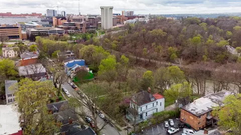 View/Area - 3205 Bishop St, Cincinnati, OH 45220 photo 3 of 4