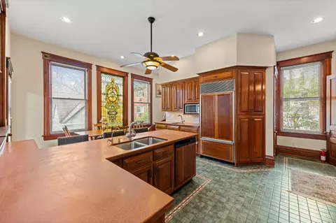 Kitchen - 3205 Bishop St, Cincinnati, OH 45220 photo 2 of 5