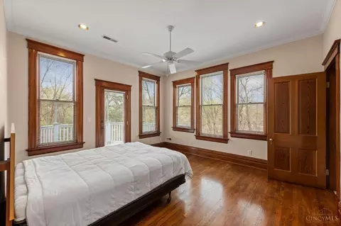 Bedroom - 3205 Bishop St, Cincinnati, OH 45220 photo 1 of 6