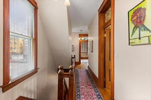 Entry Way - 3205 Bishop St, Cincinnati, OH 45220 photo 11 of 14