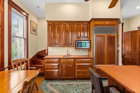 Dining - 3205 Bishop St, Cincinnati, OH 45220 photo 4 of 5