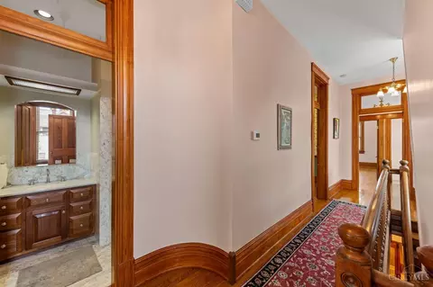 Entry Way - 3205 Bishop St, Cincinnati, OH 45220 photo 10 of 14