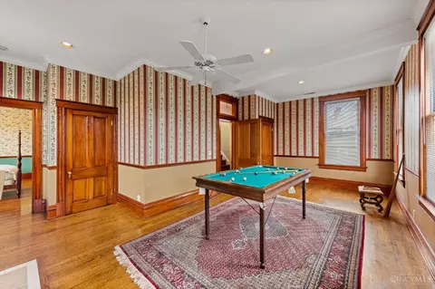 Living - 3205 Bishop St, Cincinnati, OH 45220 photo 5 of 6