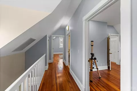 Entry Way - 3205 Bishop St, Cincinnati, OH 45220 photo 13 of 14