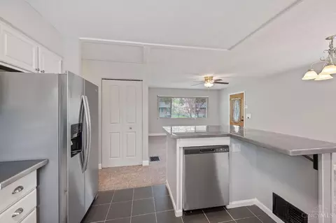 Kitchen - 5267 Willnet Dr, Cincinnati, OH 45238 photo 3 of 4