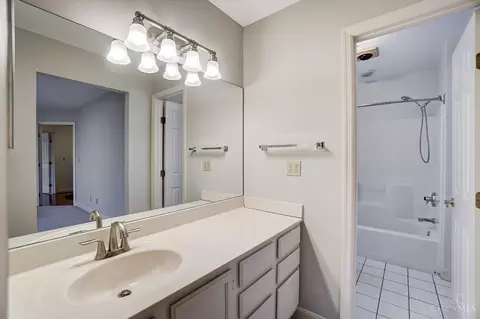 Bath - 10529 Mill Rd, Cincinnati, OH 45240 photo 6 of 11