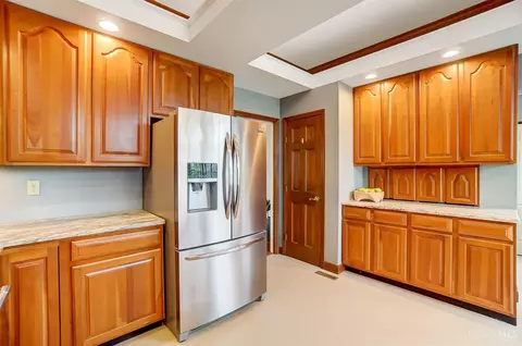 Kitchen - 10529 Mill Rd, Cincinnati, OH 45240 photo 5 of 7