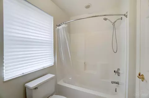 Bath - 10529 Mill Rd, Cincinnati, OH 45240 photo 7 of 11