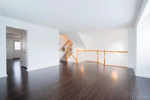 Living - 7512 Centennial Falls Ln, Maineville, OH 45039 photo 3 of 4