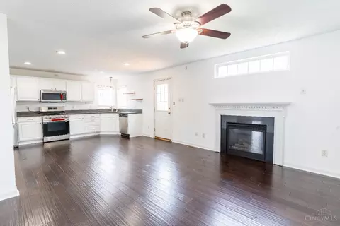 Living - 7512 Centennial Falls Ln, Maineville, OH 45039 photo 4 of 4