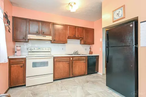 Kitchen - 116 Lellan Ave, Harrison, OH 45030 photo 1 of 3