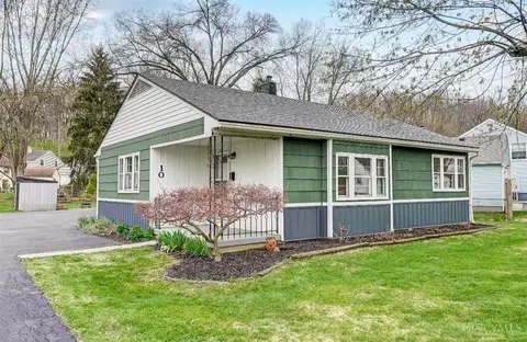 10 Maple Hill Dr, West Carrollton, OH 45449