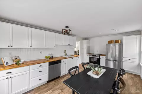 Kitchen - 1862 Carnes Rd, New Richmond, OH 45157 photo 5 of 6