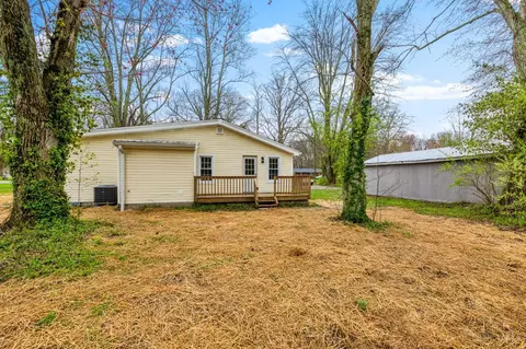 Exterior - 1862 Carnes Rd, New Richmond, OH 45157 photo 5 of 9
