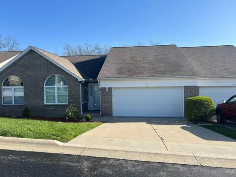 1727 S Pointe Dr, Lawrenceburg, IN 47025