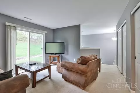 Living - 4294 W Fork Rd #15, Cincinnati, OH 45247 photo 7 of 7
