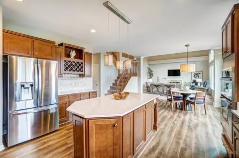 Kitchen - 8327 Pine Run Dr, Cincinnati, OH 45244 photo 5 of 9