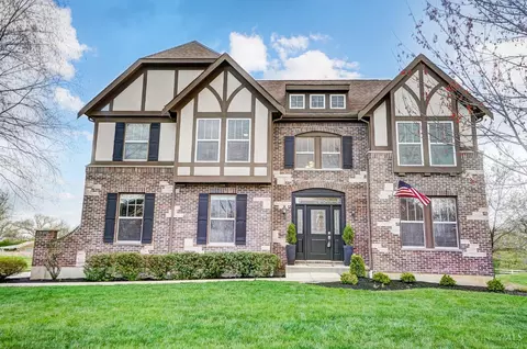 8327 Pine Run Dr, Cincinnati, OH 45244