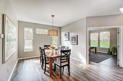 Dining - 8327 Pine Run Dr, Cincinnati, OH 45244 photo 2 of 7