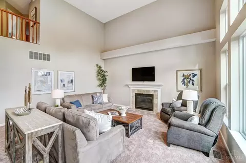 Living - 8327 Pine Run Dr, Cincinnati, OH 45244 photo 2 of 6