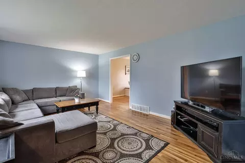 Living - 1120 Oldwick Dr, Reading, OH 45215 photo 3 of 4